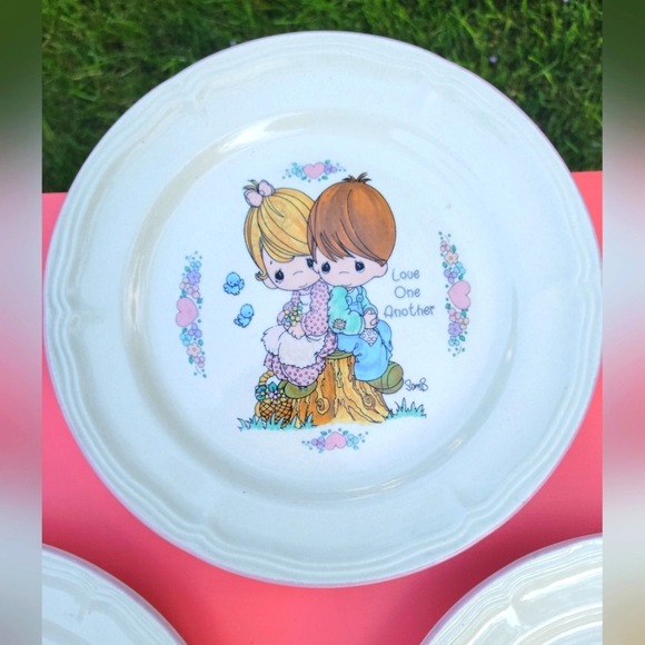 Vintage Set of 4 Precious Moments Salad Plates Enesco 1994 Love One Another - Picture 5 of 7